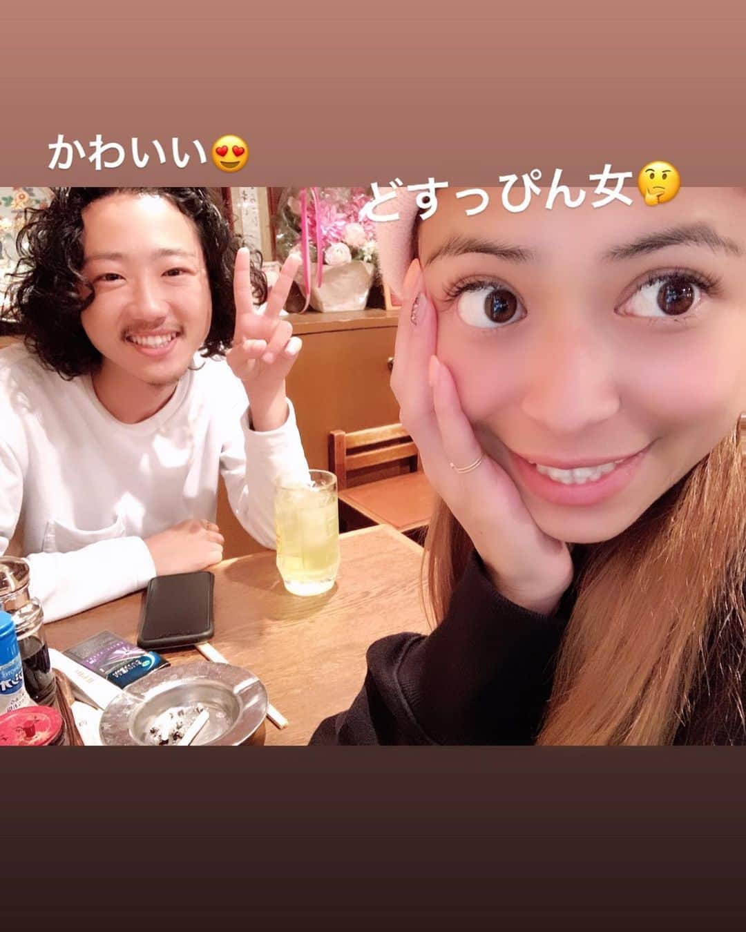 間宮梨花さんのインスタグラム写真 - (間宮梨花Instagram)「この前近所めぐりしてたら、穴場なお店みつけた☺️🤲❤️❤️ここの焼き鳥と鰻めっちゃおいしかったぁあ😏🤲🤲鶏皮にんにく初めてたべたけど衝撃的すぎた！うますぎ！！！ここ通っちゃうなぁ💕💕 #近所めぐり #夫婦晩酌 #やきとり #にんにく #鰻 #すっぴん #らぶらぶ」5月30日 13時07分 - rika_aizawa0329