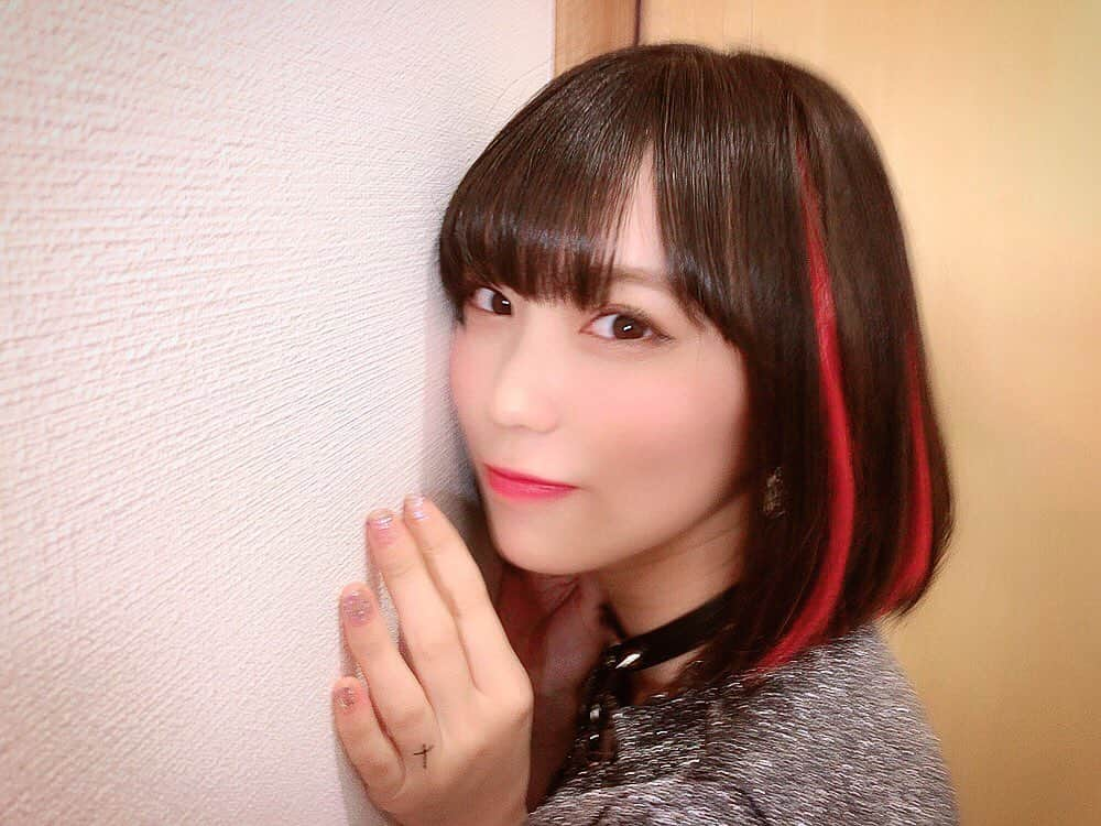 豊永阿紀さんのインスタグラム写真 - (豊永阿紀Instagram)「メッシュ入れました🖤❤️」5月30日 13時26分 - aki_t_official