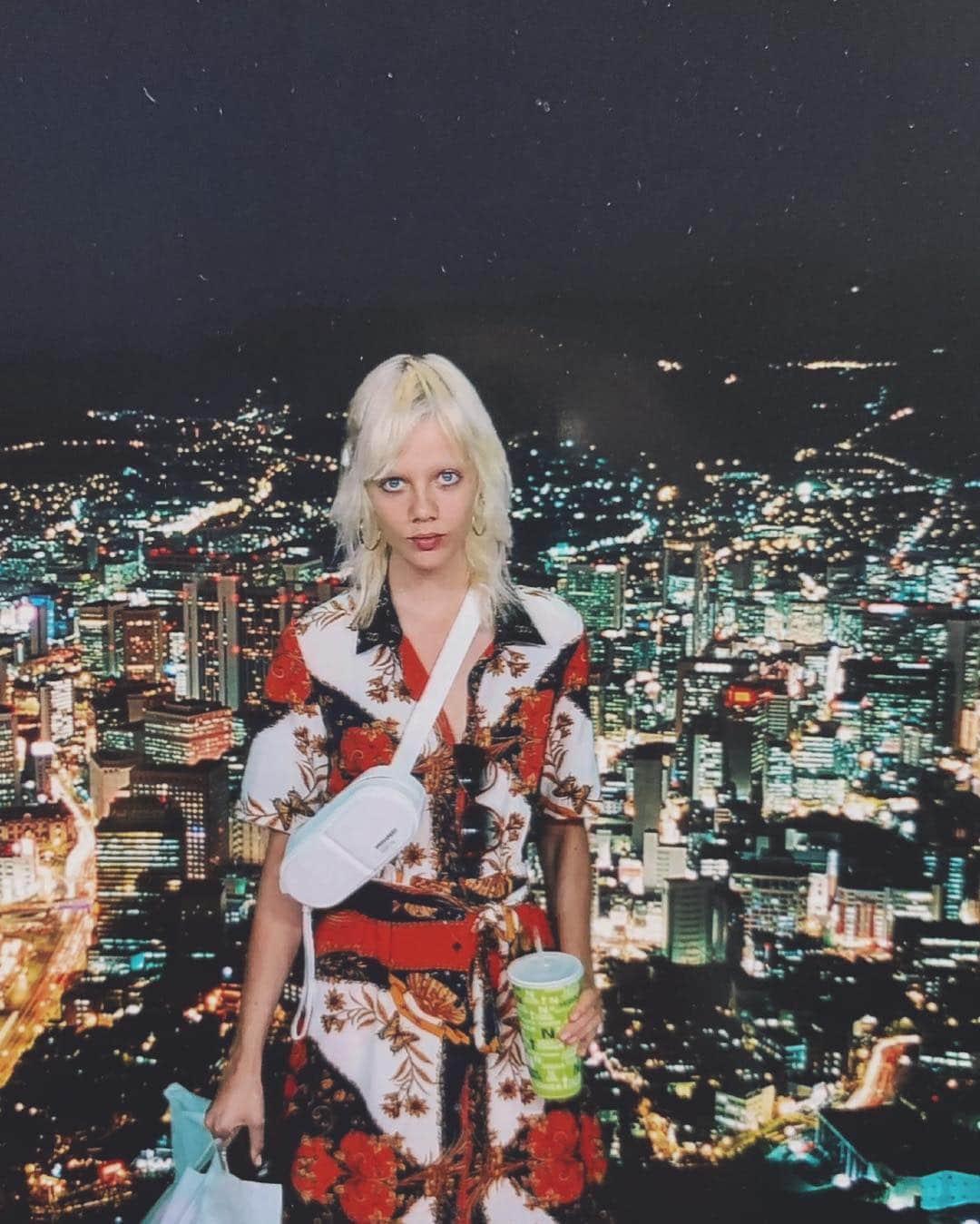 マリヤン・ジョンクマンのインスタグラム：「NOT LEAVING 💘🧸」