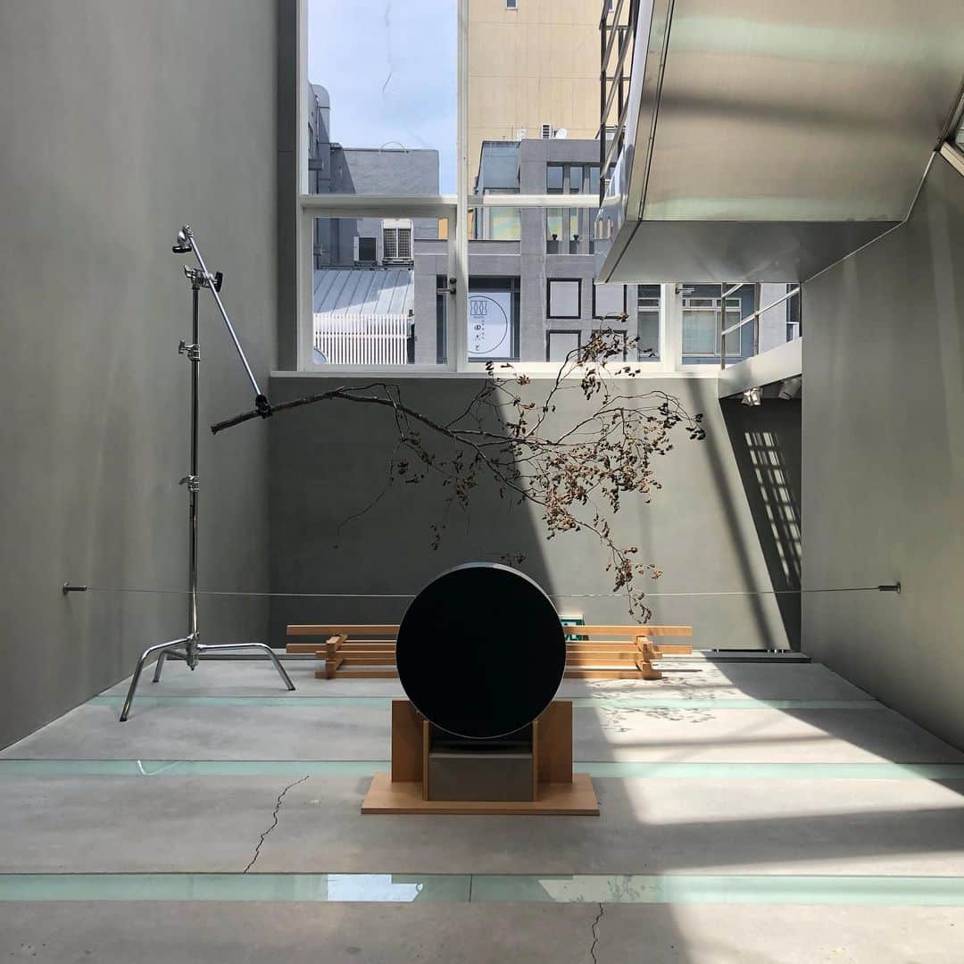山嵜廣和のインスタグラム：「@sek03  天才！最高で憧れる！！ BANG & OLUFSEN KYOTO POP-UP STORE」