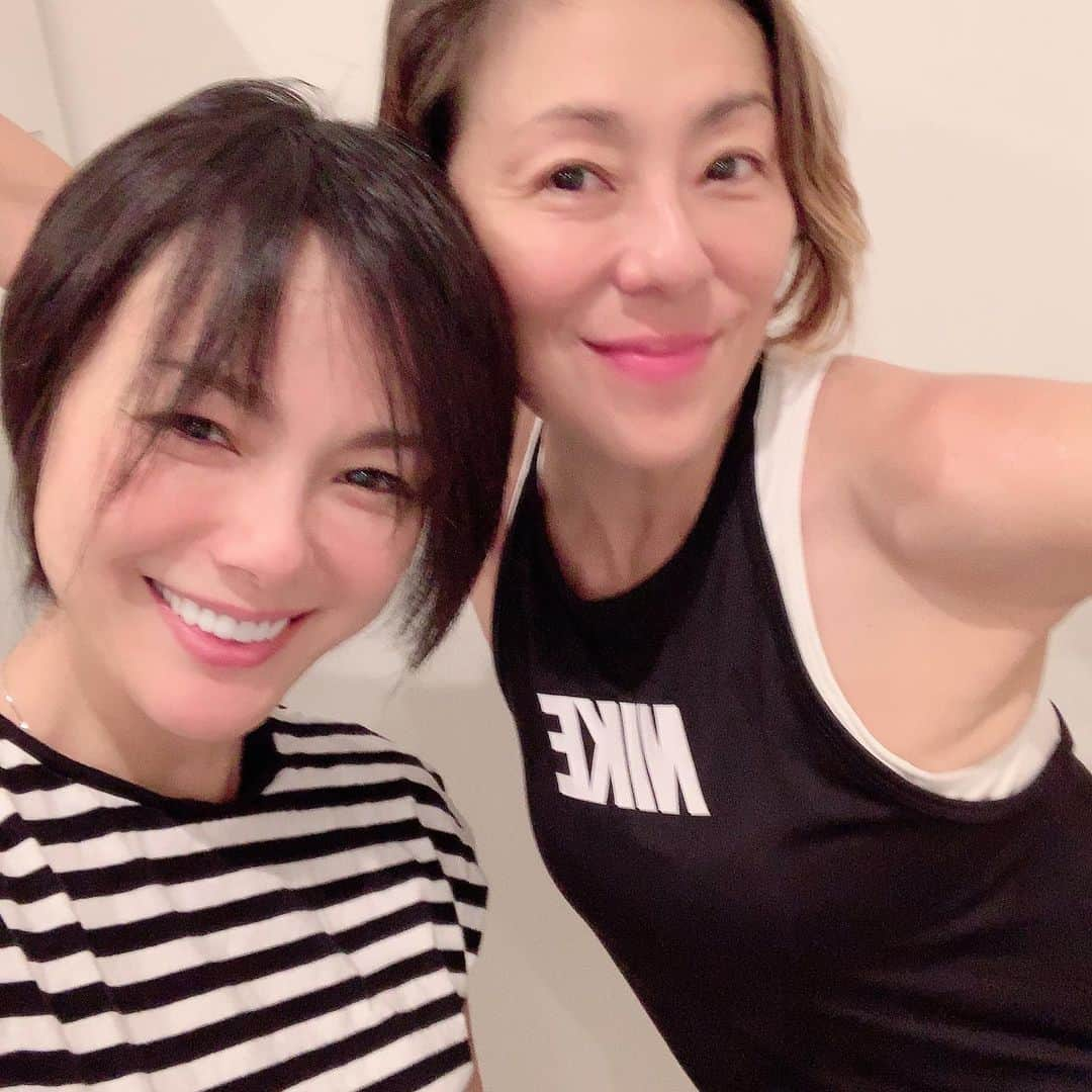 相川七瀬さんのインスタグラム写真 - (相川七瀬Instagram)「先日、ジムでばったり RIKACOさんと会いました😆 一緒にいい汗かかせて頂きました❤️ 夏のライブに向けて 毎日の体作り頑張っています✨  #朝活と体作り #ツアー #夏が待ち遠しい」5月30日 14時04分 - nanasecat