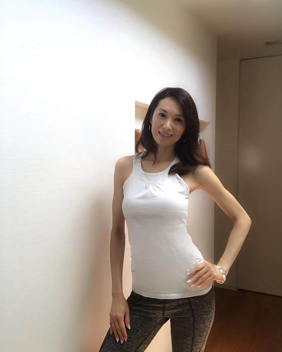 駒田奈美さんのインスタグラム写真 - (駒田奈美Instagram)「・ ・ ・ おはようございます(*^o^*) ・ ・ 6月最初のヨガのレッスンに  行ってきます♪ ・ 今日も暑くなりそう… ・ しっかり水分補給して 元気に過ごしたいですね♪ ・ ・ 楽しい1日をお過ごし下さい ...