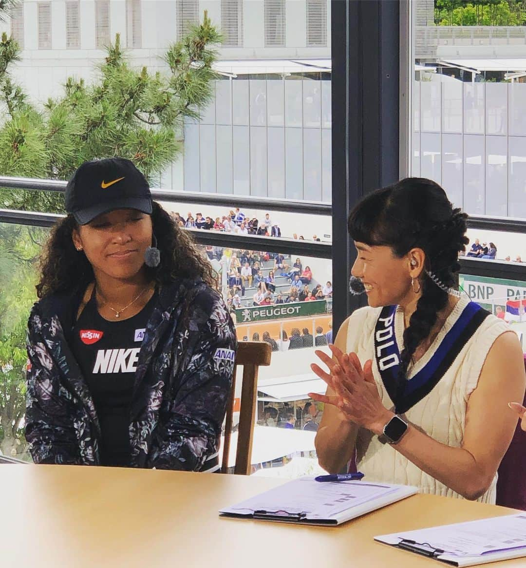 伊達公子さんのインスタグラム写真 - (伊達公子Instagram)「RolandGarros5日目 大坂なおみちゃんの2回戦、アザレンカの素晴らしいプレーに追い込まれるものの逆転勝利！ 試合後にWOWOWスタジオに。 タフな試合だっただけに、さすがに疲れたと話していたけれどしっかり回復させて次に備えてくれるでしょう。 #伊達公子 #kimikodate #テニス #テニスプレイヤー #tennis #tennisplayer #wowow #wowowtennis #rolandgarros #rolandgarros2019 #ローランギャロス #全仏オープン #paris #パリ #naomiosaka #大坂なおみ」5月31日 1時25分 - kimiko.date