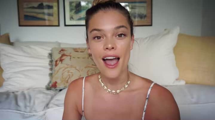 ニーナ・アグダルのインスタグラム：「New IG TV up now talking about how I’m dealing with my anxiety ♥️ ps.. i know im missing a nail and that gives me anxiety too, but I didn’t have time to get it fixed so lets just ignore that. Spanks..」