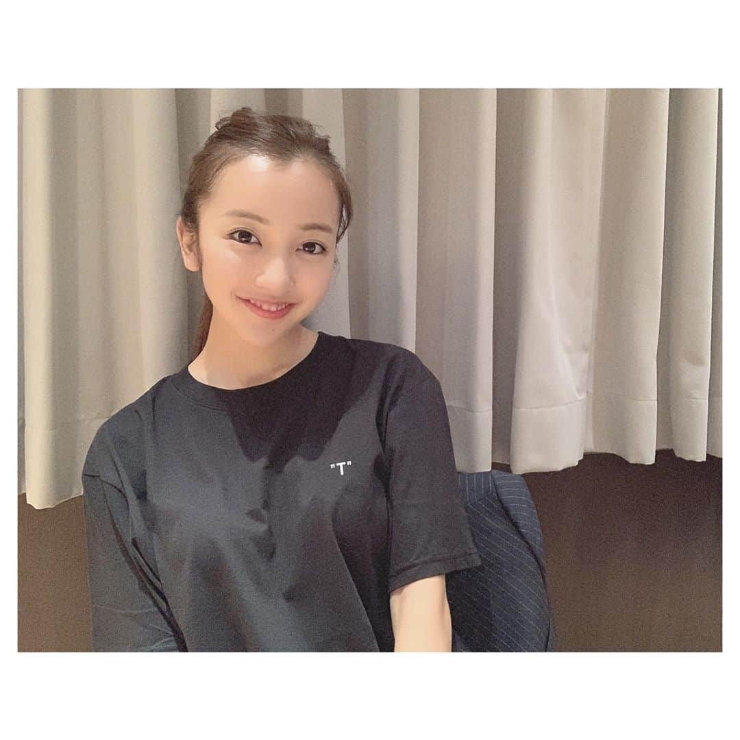 板野友美さんのインスタグラム写真 - (板野友美Instagram)「“T”シャツ  #LIVEグッズ #Tシャツ #FtttINGSTAFF」5月30日 23時59分 - tomo.i_0703