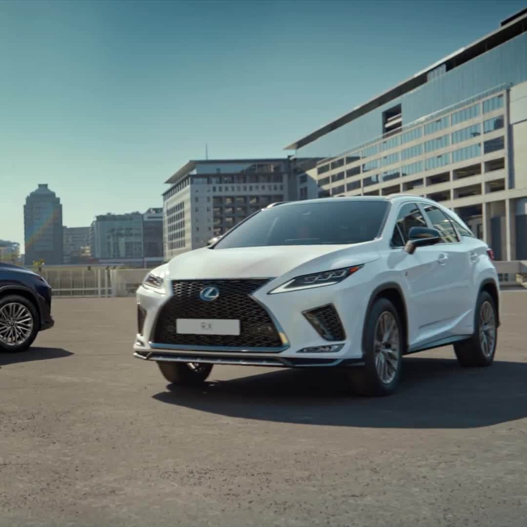 Lexus USAのインスタグラム：「Evolving to new heights. Introducing the 2020 #LexusRX.」