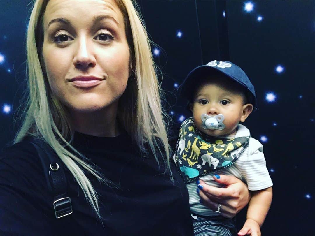 ブリット・ニコルのインスタグラム：「He’s already been around the world with mom! Love traveling with my babies 💙」