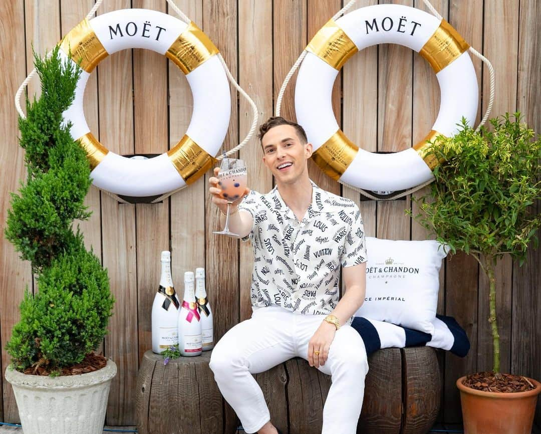 アダム・リッポンさんのインスタグラム写真 - (アダム・リッポンInstagram)「Such a blast celebrating with @MoetUSA yesterday. Moet Ice is my new jam 🍾 The first champagne MADE to be served over ice ❄️ #MoetPartner #MoetMoment.」5月31日 0時47分 - adaripp