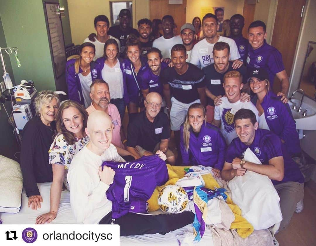 ナニさんのインスタグラム写真 - (ナニInstagram)「#Repost @orlandocitysc ・・・ We tried to make this a special day for James. You really impressed us with your fighting spirit! Get well soon champ! #FaceofCity #champions #mls」5月31日 0時43分 - luisnani