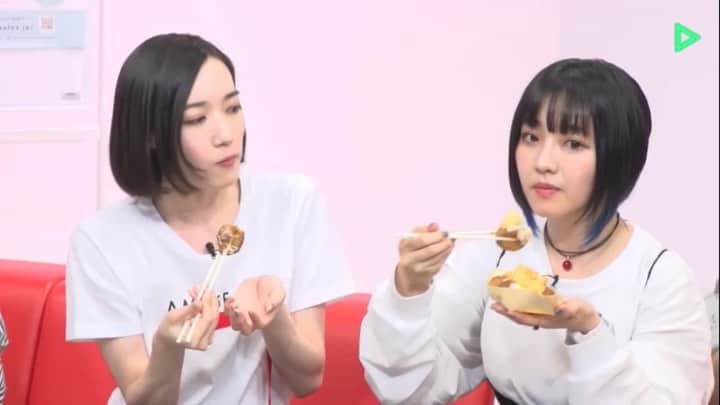 佐々木萌のインスタグラム：「Perfumeのっちさんとたこやき🐙🦐 . . . 銀だこ 海老マヨ 会場で食べてみてね 見守る#のっち さん」