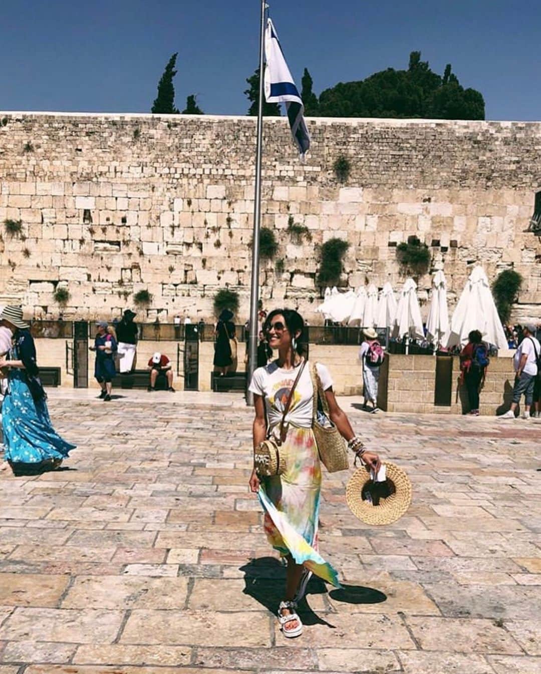 ダニジョーさんのインスタグラム写真 - (ダニジョーInstagram)「All the 🇮🇱 feels • Swipe through to see some of the magical moments from @danielleasnyder’s #honeymoon in Tel Aviv」5月31日 1時17分 - dannijo