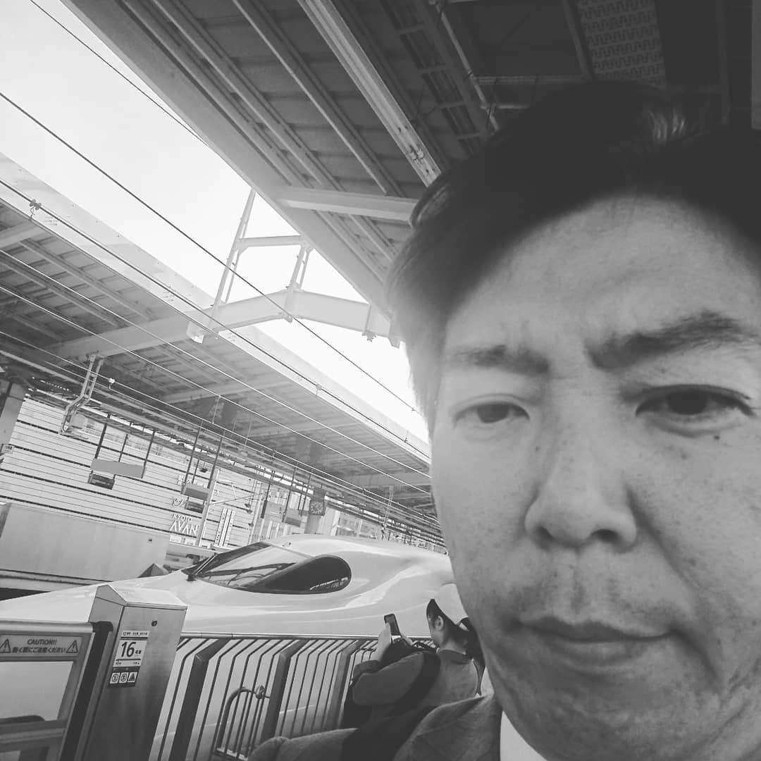 竹内弘一さんのインスタグラム写真 - (竹内弘一Instagram)「あー！怒濤の１週間のスタート(笑) まずは東京取材へー！行ったり来たり行ったりしまーす🎵#出張」5月30日 16時25分 - takeuchi_koichi