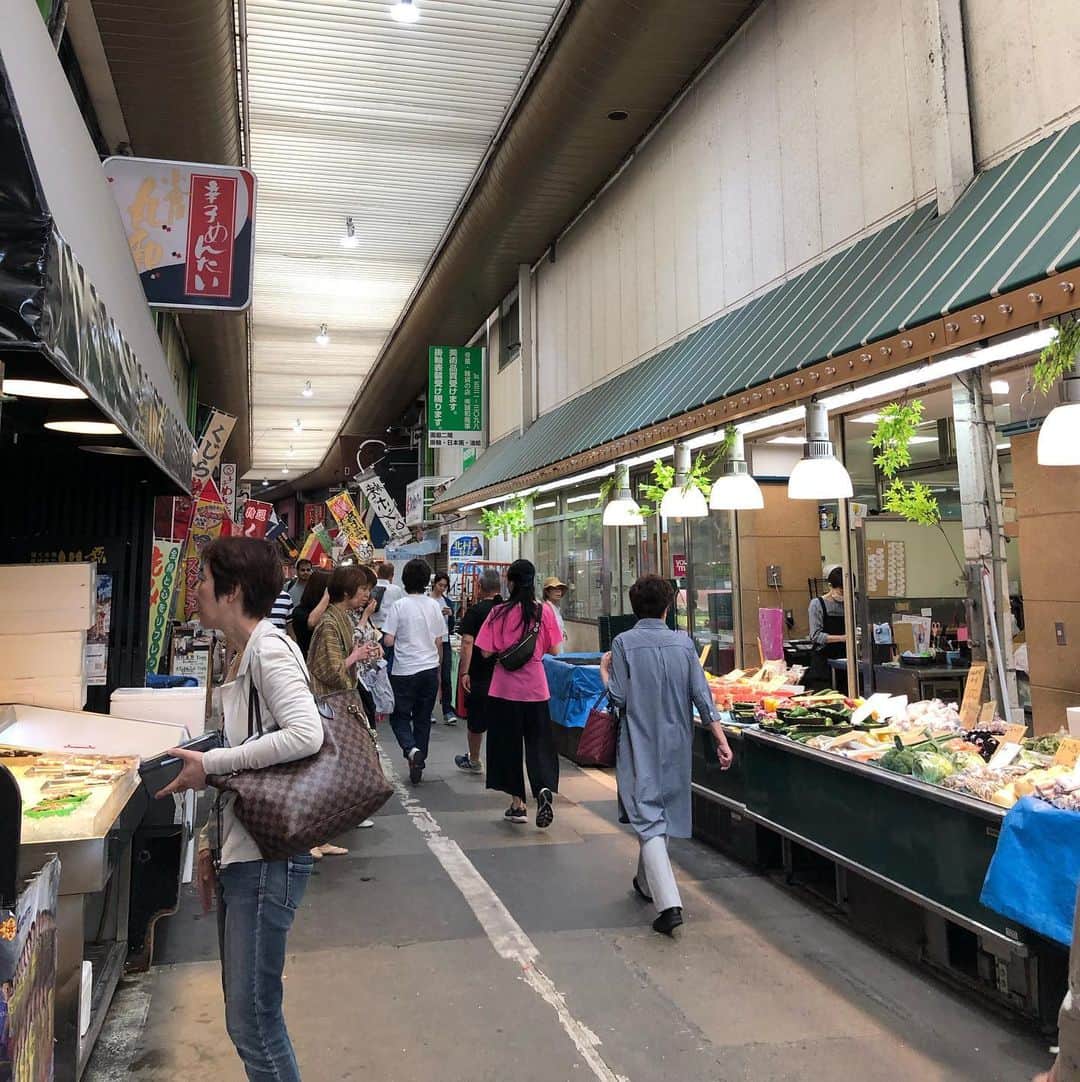 岡田育さんのインスタグラム写真 - (岡田育Instagram)「Visited Kokura, Kitakyushu City. A huge market named Tanga-Ichiba; meat, fish, vegetables and $10 sushi lunch. . . #旦過市場 #tangaichiba #kitakyushu #北九州市 #小倉 #kokura #kyushujapan #japan #日本 #marketwalk #market」5月30日 16時33分 - okadaic