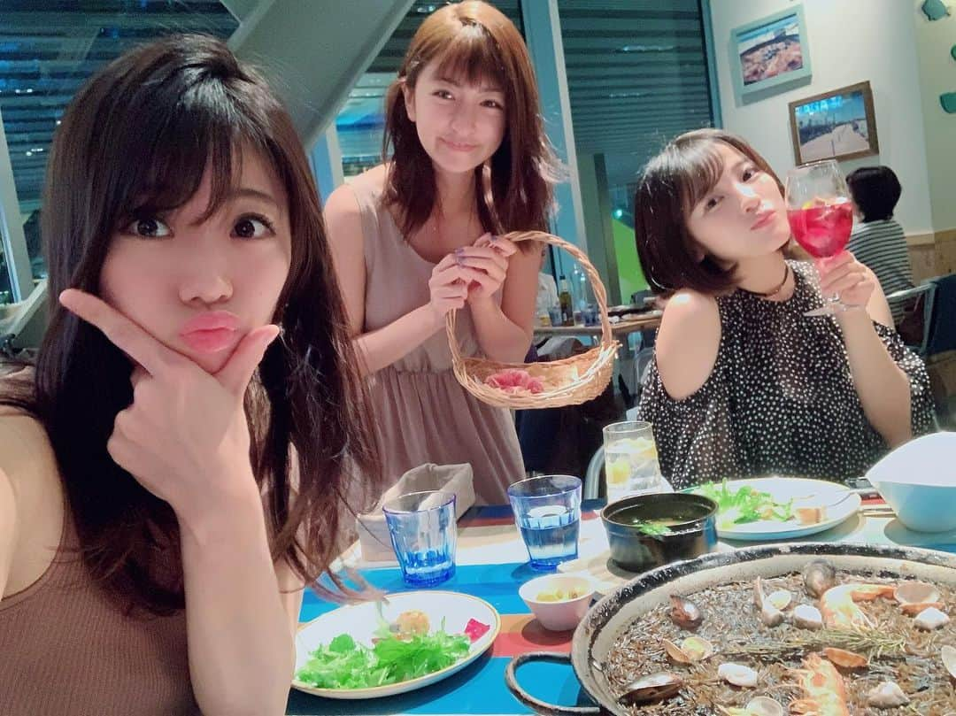 鈴木ふみ奈さんのインスタグラム写真 - (鈴木ふみ奈Instagram)「#エスクリバ のおすすめはパエリアとレッドサングリアとチーズケーキ🧀 restaurant #my #favorite #XIRINGUITOEscriba #spain #ふみログ #パエリア #🦐 #チーズケーキ」5月30日 16時47分 - fuminasuzuki