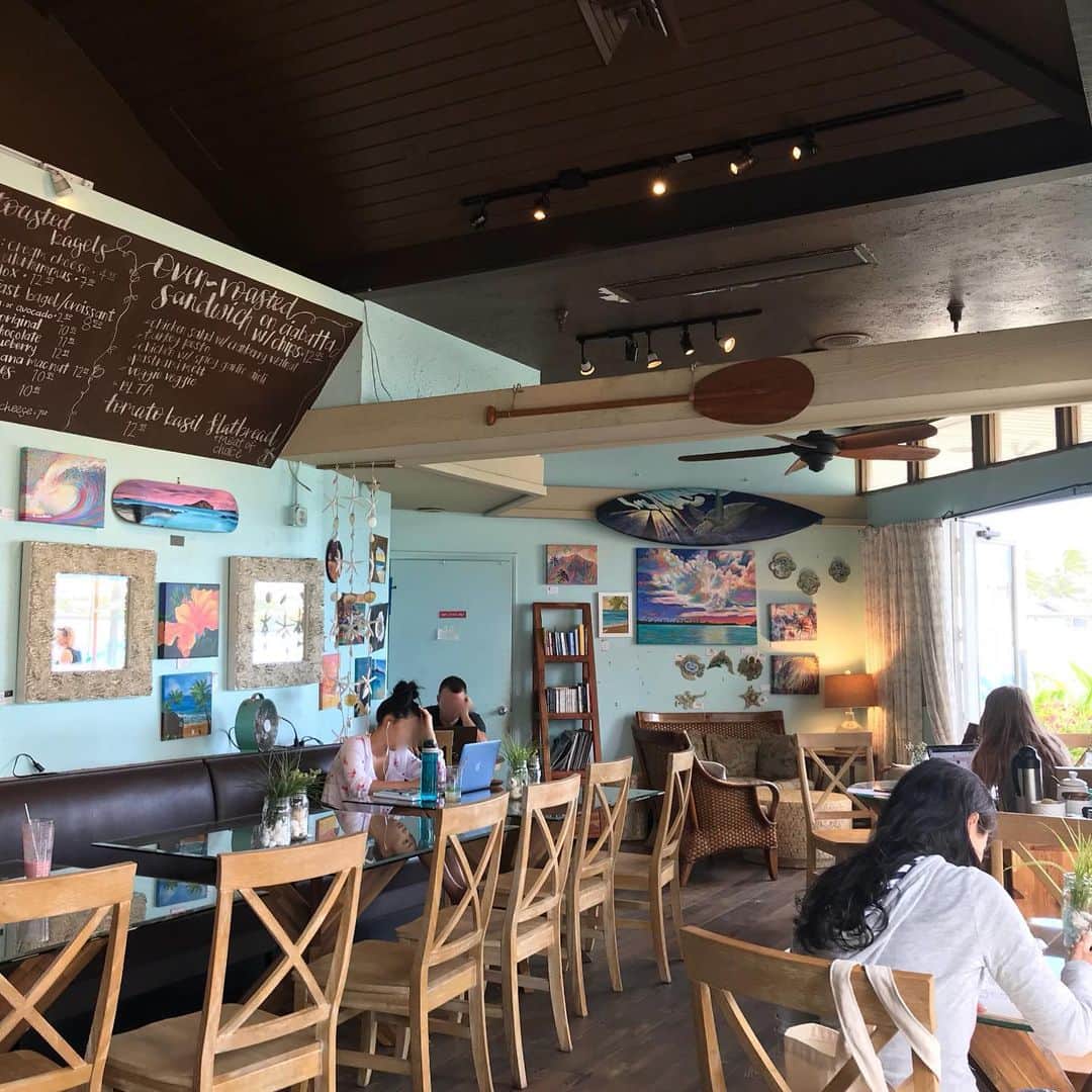 Aloha Street アロハストリートさんのインスタグラム写真 - (Aloha Street アロハストリートInstagram)「ハンモックがある海前カフェ。落ち着きます〜☕️(ユウリ)  #ハワイ #ハワイ旅行 #ハワイ生活 #カフェ #ハワイグルメ #ハワイのカフェ #コーヒー #hawaii #cafe #oahu #hawaiilife #coffeetime #islandbrewcoffeehouse」5月30日 16時50分 - alohastreetcom_hawaii