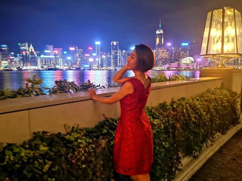 坂井雪乃さんのインスタグラム写真 - (坂井雪乃Instagram)「今回の弾丸トラベラー は香港に行ってきました🇭🇰✨✨ . 2泊3日の弾丸ツアーでしたが充実の内容で新たな魅力を発見した旅となりました🥰❣️ 香港の夜景はやっぱり格別🌃💛✨✨ . #恋する香港 #ゆきのの弾丸トラベラー #タビジョ #ビジョビ  #旅ブロガー #インフルエンサー #pr #香港 #hongkong  #blogger #美脚トレーナー 🤸‍♀👠💖✨」5月30日 16時54分 - yukino_sakai