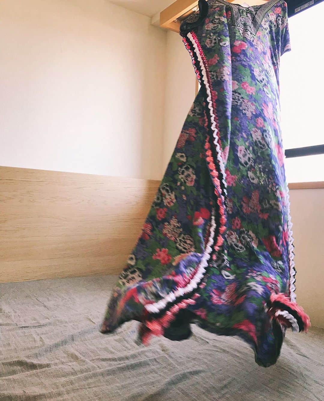蓮沼千紘さんのインスタグラム写真 - (蓮沼千紘Instagram)「knitted vintage dress. . . "FLY" @endvintage × #aneddy  6/14-20 @iaaam_matsuyama . . . . . #vintage #vintagecloth #knit #aneddyflyendvintage  #fly #aneddy」5月30日 16時57分 - knitchihiro
