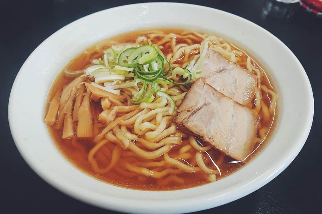 Rediscover Fukushimaさんのインスタグラム写真 - (Rediscover FukushimaInstagram)「Nothing quite says “summer” to me like a trip to Urabandai 🛶 and what better way to end your day trip than with Aizu ramen?!」5月30日 16時58分 - rediscoverfukushima