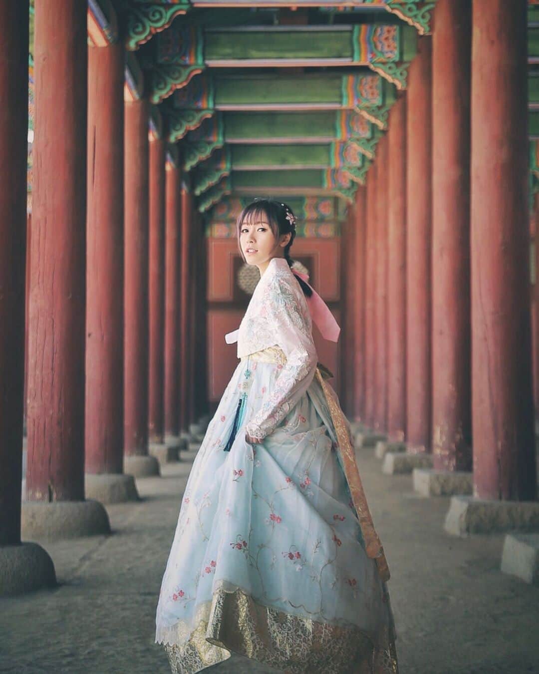 Miss Hunnyのインスタグラム：「Miss Hunny提提你， 現在是韓國時間下午5:05， 今晚這個世界就要還我 1 個小時 (´･_･`) （這是付訂金的概念嗎？ ）」