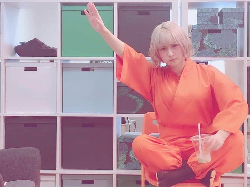 吉田有里さんのインスタグラム写真 - (吉田有里Instagram)「今週も！ バンドリ！TVさんにお邪魔させて頂いてます！ 本日TOKYO MXさんで23時〜、サンテレビさんで24時〜放送、YouTubeのバンドリちゃんねる☆でも配信されていますので是非！ おや、この格好は……。 (撮影:あいみん🧡@aimin_official ) #吉田有里 #バンドリtv #バンドリ #ハロハピ #bangdream」5月30日 17時01分 - yu_ri_ysd