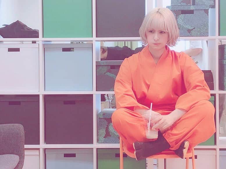 吉田有里さんのインスタグラム写真 - (吉田有里Instagram)「今週も！ バンドリ！TVさんにお邪魔させて頂いてます！ 本日TOKYO MXさんで23時〜、サンテレビさんで24時〜放送、YouTubeのバンドリちゃんねる☆でも配信されていますので是非！ おや、この格好は……。 (撮影:あいみん🧡@aimin_official ) #吉田有里 #バンドリtv #バンドリ #ハロハピ #bangdream」5月30日 17時01分 - yu_ri_ysd