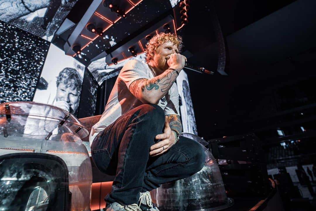 エド・シーランさんのインスタグラム写真 - (エド・シーランInstagram)「Bordeaux ! 📸 @zakarywalters #dividetour」5月30日 17時02分 - teddysphotos