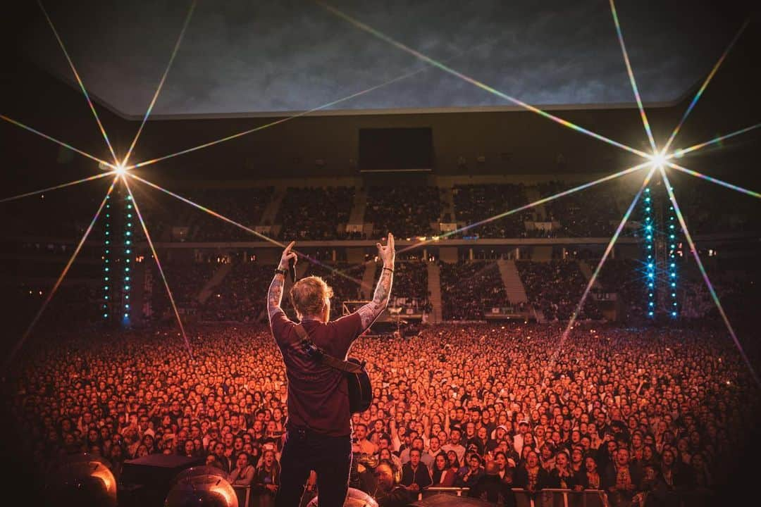 エド・シーランさんのインスタグラム写真 - (エド・シーランInstagram)「Bordeaux ! 📸 @zakarywalters #dividetour」5月30日 17時02分 - teddysphotos