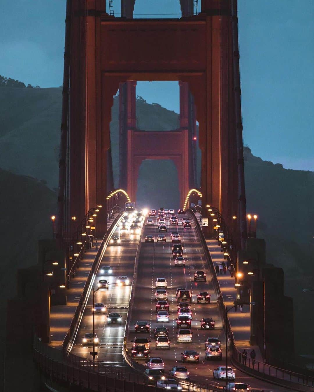 Canon Photographyさんのインスタグラム写真 - (Canon PhotographyInstagram)「@tomkahler // After traveling for 18 hours from home I finally arrived in San Francisco for the first time we went went straight to the Golden Gate Bridge and I was lost for words....」5月30日 17時13分 - cpcollectives