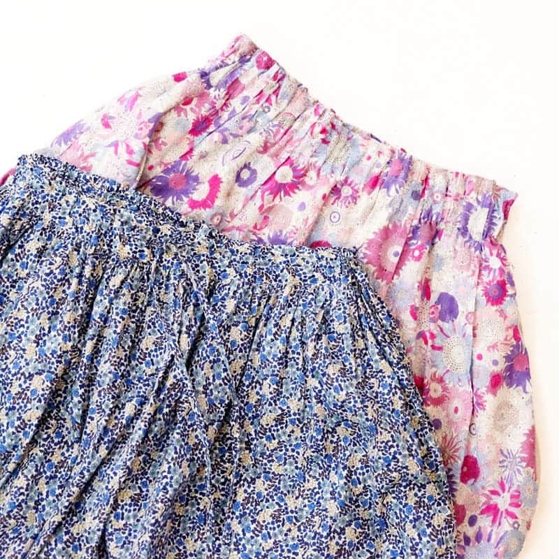 オールオーディナリーズさんのインスタグラム写真 - (オールオーディナリーズInstagram)「LIBERTYスカートが少量入荷します🐣 ブルーの小花柄スカートで夏のさわやかコーデ🏖を、ピンクの花柄刺繍スカートで一味違う華やかコーデ🌸をお楽しみください😊 ブルー：¥16,000+tax、ピンク：¥15,500+tax﻿ ﻿ ※取扱店舗/ ブルー：柏　ピンク：立川、柏﻿ ※6月5日(水)ごろ販売開始予定﻿ ※在庫状況は店舗にお問い合わせ下さい﻿﻿ ﻿ #allordinaries #オールオーディナリーズ #ルミネ立川 #柏高島屋ステーションモール　#allordinaries_tachikawa #liberty #花柄スカート #刺繍スカート #さわやかコーデ #華やかコーデ #夏コーデ #ロングスカート #カジュアルコーデ」5月30日 17時10分 - allordinaries_official