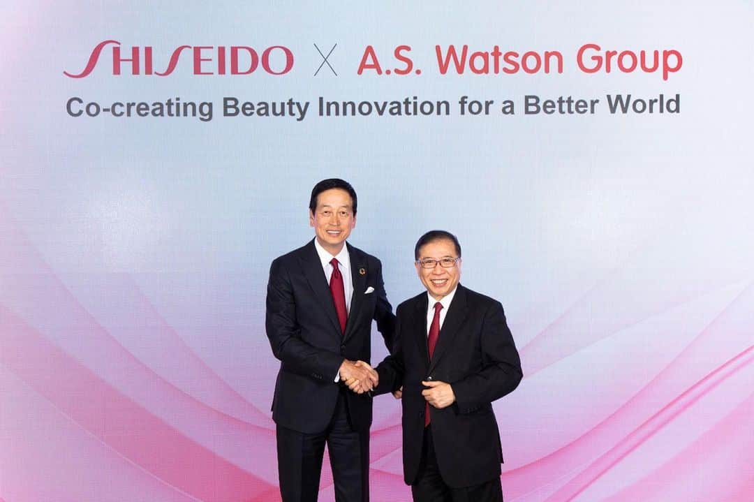 資生堂 Shiseido Group Shiseido Group Official Instagramさんのインスタグラム写真 - (資生堂 Shiseido Group Shiseido Group Official InstagramInstagram)「Shiseido strengthens partnership with A.S. Watson Group, the world’s largest international health and beauty retailer. With a strategic 3-year plan alliance, we will co-create beauty innovations to better meet consumers’ surging demand for Japanese beauty products in Asia.   Learn more: http://www.shiseidogroup.com/news/detail.html?n=00000000002696  #aswatsongroup #aswatsons #shiseido #watsons #ワトソンズ #資生堂 #资生堂 #屈臣氏集團」5月30日 17時27分 - shiseido_corp