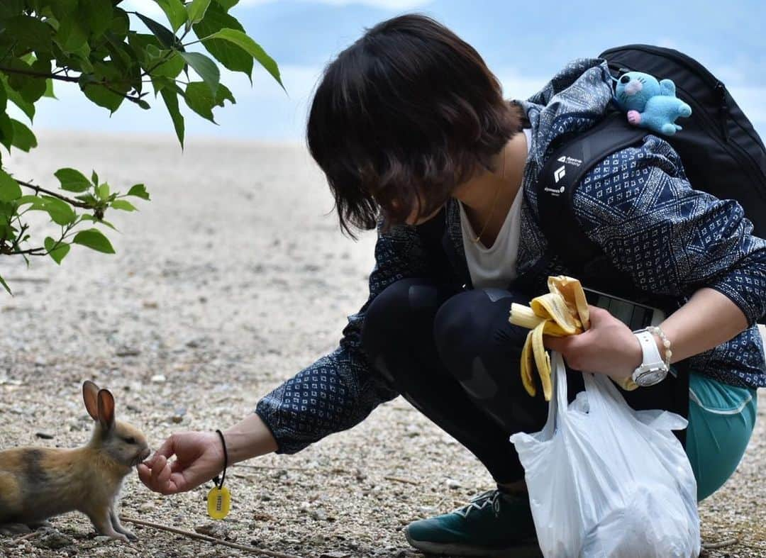 小武芽生さんのインスタグラム写真 - (小武芽生Instagram)「Rabbit Island🐇❣️ コンバインドジャパンカップ3日目の4種目は「しまなみ海道」を横断（そんなのない）  愛媛から広島まで約60kmを、うさぎの島と言われている大久野島経由で、ゆきちゃんと一緒にサイクリング🚴‍♂️🚴‍♀️ 突然のわがままに付き合って、下調べしてくれてありがとしげき！笑  楽しかったからまたどこか走ろう☺️ #しげき#お尻大丈夫だった？#しまなみ海道サイクリング #大久野島 #うさぎ島」5月30日 17時41分 - mei_kotake