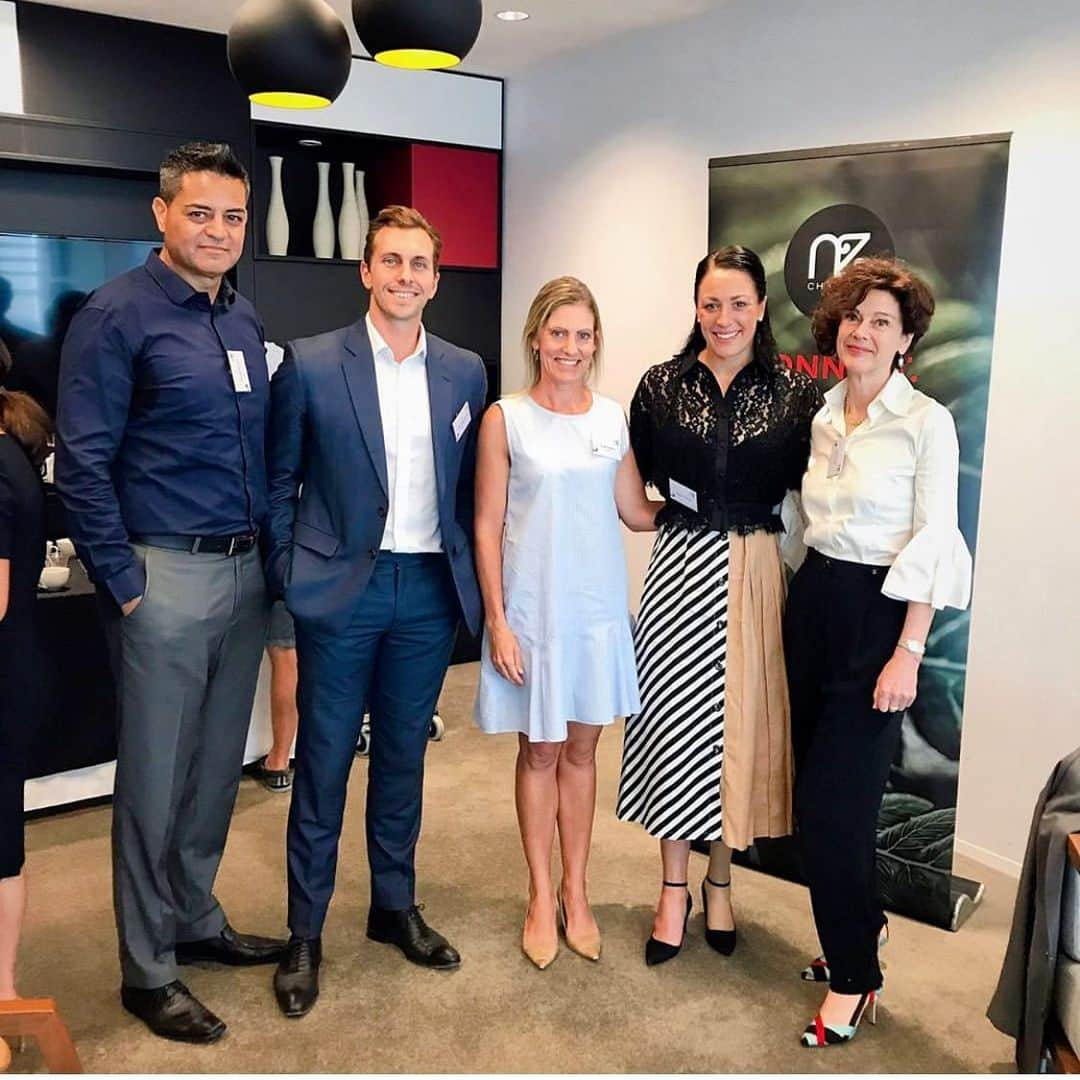 Sophie Pascoeさんのインスタグラム写真 - (Sophie PascoeInstagram)「Such a pleasure to be invited to speak at the NZ High Commission in Singapore this morning. Thankyou for having me, was nice to feel briefly at home while on my racing and  and training tour! 🇳🇿❤️🙌🏼」5月30日 17時42分 - sophpascoe1