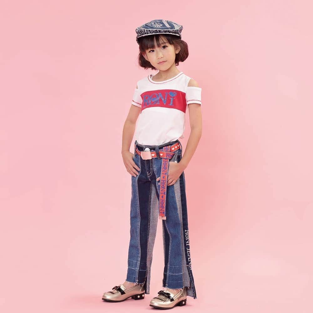 RONI WORLDさんのインスタグラム写真 - (RONI WORLDInstagram)「. 💛🧡New arrival🧡💛﻿ ﻿﻿ SUMMER COLLECTION  グラデーション切り替えデニム ﻿﻿ コドモランド本日19時より販売スタート﻿﻿ ★ @kodomoland_official ﻿﻿ 🤩RONI直営店は6/1(土)から販売スタート🤩  #RONI ﻿ #roni ﻿ #ロニィ﻿﻿ #kids ﻿ #kidsfashion ﻿ #キッズ﻿﻿ #キッズファッション ﻿ #子供服 ﻿ #子供﻿﻿ #model﻿ #サマーコーデ」5月30日 17時59分 - roni62insta