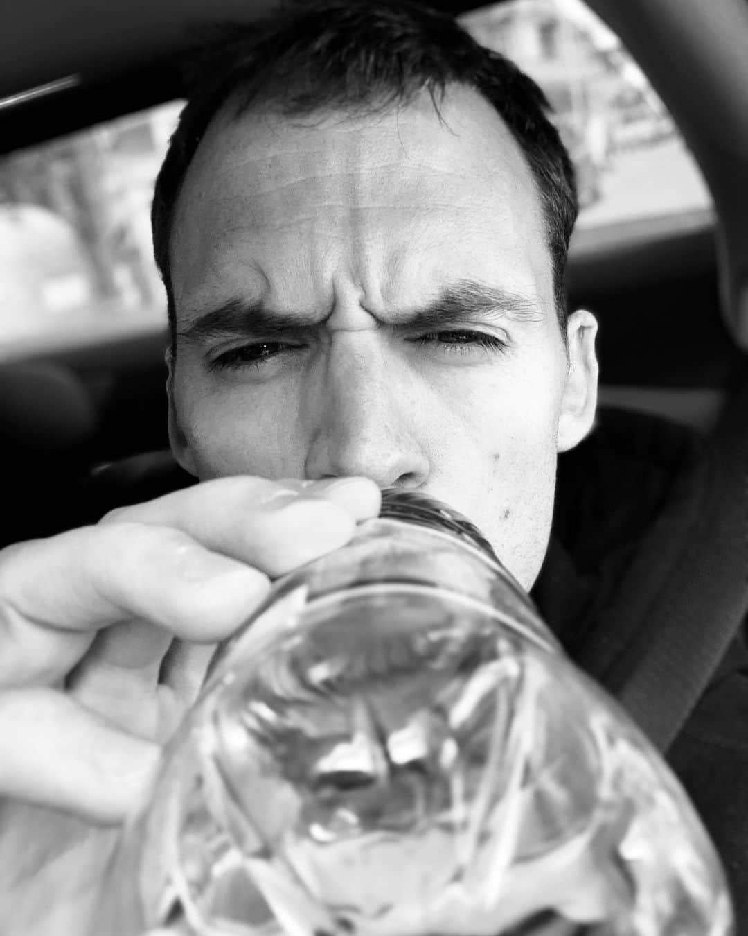 サム・クラフリンのインスタグラム：「Thirsty Day.」