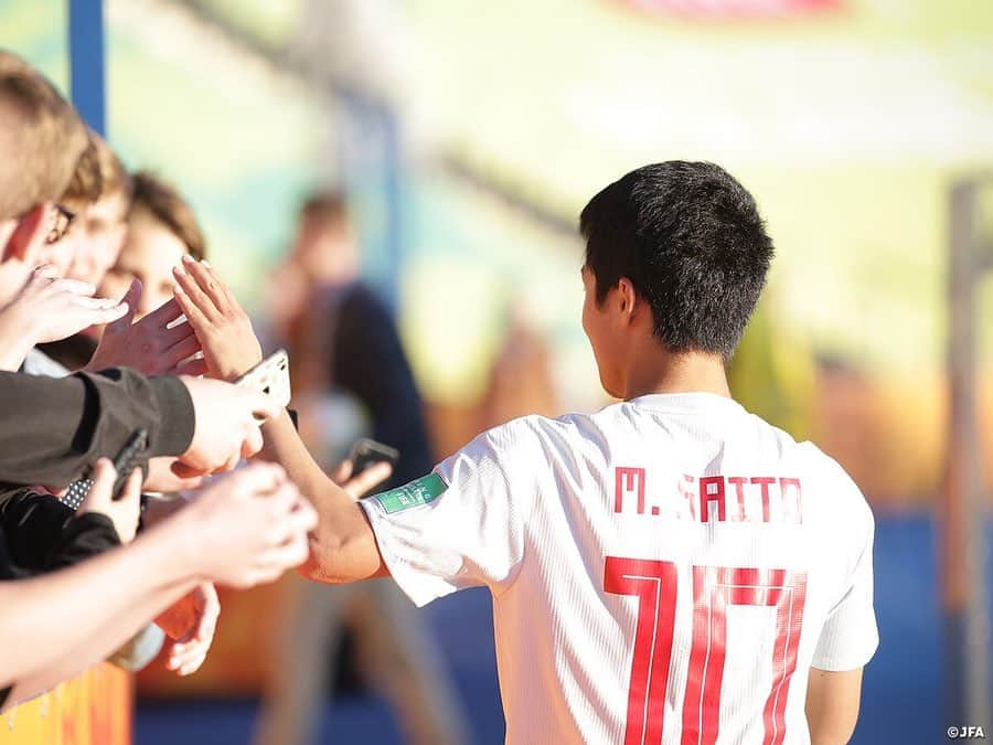 日本サッカー協会さんのインスタグラム写真 - (日本サッカー協会Instagram)「📸Match Photos② U-20日本代表は29日(水)、FIFA U-20ワールドカップポーランド2019のグルーブステージ第3戦でU-20イタリア代表と対戦しました。90分間を通して攻守にアグッレシブな戦いを進めましたが、最後までゴールを奪えず、スコアレスドローで試合を終えました。 ・ 次戦ラウンド16は6/5(水)、グループF2位チームと対戦します。 ・ GK 1 #若原智哉 DF 2 #東俊希 DF 3 #小林友希 DF 5 #菅原由勢 DF 17 #三國ケネディエブス MF 7 #伊藤洋輝 MF 9 #斉藤光毅 →78'DF 15 #鈴木冬一 MF 10 #齊藤未月 (C) MF 16 #山田康太 FW 11 #田川亨介 →22' FW 20 #中村敬斗 FW 14 #西川潤 →86' FW #原大智 ・ 監督 #影山雅永 ・ 🏆FIFA U-20ワールドカップポーランド 📅グループステージ 5/24 1-1 vsエクアドル🇪🇨 5/26 3-0 vsメキシコ🇲🇽 5/30 0-0 vsイタリア🇮🇹 📅ラウンド16 6/5 0:30 vs グループF2位 ・ #daihyo #jfa #u20wc」5月30日 18時15分 - japanfootballassociation