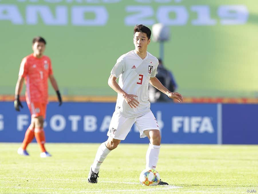 日本サッカー協会さんのインスタグラム写真 - (日本サッカー協会Instagram)「📸Match Photos② U-20日本代表は29日(水)、FIFA U-20ワールドカップポーランド2019のグルーブステージ第3戦でU-20イタリア代表と対戦しました。90分間を通して攻守にアグッレシブな戦いを進めましたが、最後までゴールを奪えず、スコアレスドローで試合を終えました。 ・ 次戦ラウンド16は6/5(水)、グループF2位チームと対戦します。 ・ GK 1 #若原智哉 DF 2 #東俊希 DF 3 #小林友希 DF 5 #菅原由勢 DF 17 #三國ケネディエブス MF 7 #伊藤洋輝 MF 9 #斉藤光毅 →78'DF 15 #鈴木冬一 MF 10 #齊藤未月 (C) MF 16 #山田康太 FW 11 #田川亨介 →22' FW 20 #中村敬斗 FW 14 #西川潤 →86' FW #原大智 ・ 監督 #影山雅永 ・ 🏆FIFA U-20ワールドカップポーランド 📅グループステージ 5/24 1-1 vsエクアドル🇪🇨 5/26 3-0 vsメキシコ🇲🇽 5/30 0-0 vsイタリア🇮🇹 📅ラウンド16 6/5 0:30 vs グループF2位 ・ #daihyo #jfa #u20wc」5月30日 18時15分 - japanfootballassociation