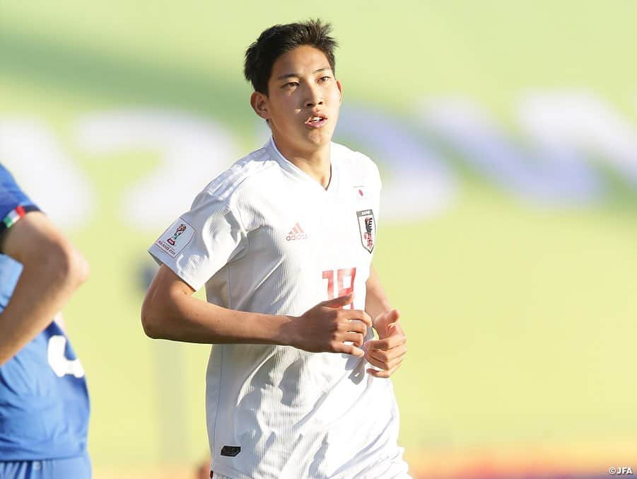 日本サッカー協会さんのインスタグラム写真 - (日本サッカー協会Instagram)「📸Match Photos② U-20日本代表は29日(水)、FIFA U-20ワールドカップポーランド2019のグルーブステージ第3戦でU-20イタリア代表と対戦しました。90分間を通して攻守にアグッレシブな戦いを進めましたが、最後までゴールを奪えず、スコアレスドローで試合を終えました。 ・ 次戦ラウンド16は6/5(水)、グループF2位チームと対戦します。 ・ GK 1 #若原智哉 DF 2 #東俊希 DF 3 #小林友希 DF 5 #菅原由勢 DF 17 #三國ケネディエブス MF 7 #伊藤洋輝 MF 9 #斉藤光毅 →78'DF 15 #鈴木冬一 MF 10 #齊藤未月 (C) MF 16 #山田康太 FW 11 #田川亨介 →22' FW 20 #中村敬斗 FW 14 #西川潤 →86' FW #原大智 ・ 監督 #影山雅永 ・ 🏆FIFA U-20ワールドカップポーランド 📅グループステージ 5/24 1-1 vsエクアドル🇪🇨 5/26 3-0 vsメキシコ🇲🇽 5/30 0-0 vsイタリア🇮🇹 📅ラウンド16 6/5 0:30 vs グループF2位 ・ #daihyo #jfa #u20wc」5月30日 18時15分 - japanfootballassociation