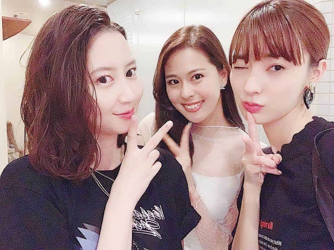 阿部桃子さんのインスタグラム写真 - (阿部桃子Instagram)「3人でご飯行ったよ🥰🥰 2枚目のまゆーんスマイル最高に可愛い😍❤️💋💋 #チームオスカー #河北麻友子 ちゃん #宮本茉由 ちゃん #阿部桃子 #まゆーんスマイル  #まゆまゆもも  #大好きな人たち」5月30日 18時08分 - momokoabeofficial