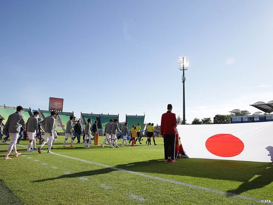 日本サッカー協会さんのインスタグラム写真 - (日本サッカー協会Instagram)「📸Match Photos① U-20日本代表は29日(水)、FIFA U-20ワールドカップポーランド2019のグルーブステージ第3戦でU-20イタリア代表と対戦しました。90分間を通して攻守にアグッレシブな戦いを進めましたが、最後までゴールを奪えず、スコアレスドローで試合を終えました。 ・ 次戦ラウンド16は6/5(水)、グループF2位チームと対戦します。 ・ GK 1 #若原智哉 DF 2 #東俊希 DF 3 #小林友希 DF 5 #菅原由勢 DF 17 #三國ケネディエブス MF 7 #伊藤洋輝 MF 9 #斉藤光毅 →78'DF 15 #鈴木冬一 MF 10 #齊藤未月 (C) MF 16 #山田康太 FW 11 #田川亨介 →22' FW 20 #中村敬斗 FW 14 #西川潤 →86' FW #原大智 ・ 監督 #影山雅永 ・ 🏆FIFA U-20ワールドカップポーランド 📅グループステージ 5/24 1-1 vsエクアドル🇪🇨 5/26 3-0 vsメキシコ🇲🇽 5/30 0-0 vsイタリア🇮🇹 📅ラウンド16 6/5 0:30 vs グループF2位 ・ #daihyo #jfa #u20wc」5月30日 18時13分 - japanfootballassociation