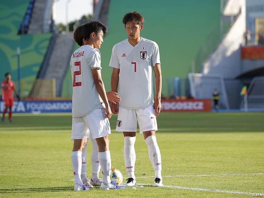 日本サッカー協会さんのインスタグラム写真 - (日本サッカー協会Instagram)「📸Match Photos① U-20日本代表は29日(水)、FIFA U-20ワールドカップポーランド2019のグルーブステージ第3戦でU-20イタリア代表と対戦しました。90分間を通して攻守にアグッレシブな戦いを進めましたが、最後までゴールを奪えず、スコアレスドローで試合を終えました。 ・ 次戦ラウンド16は6/5(水)、グループF2位チームと対戦します。 ・ GK 1 #若原智哉 DF 2 #東俊希 DF 3 #小林友希 DF 5 #菅原由勢 DF 17 #三國ケネディエブス MF 7 #伊藤洋輝 MF 9 #斉藤光毅 →78'DF 15 #鈴木冬一 MF 10 #齊藤未月 (C) MF 16 #山田康太 FW 11 #田川亨介 →22' FW 20 #中村敬斗 FW 14 #西川潤 →86' FW #原大智 ・ 監督 #影山雅永 ・ 🏆FIFA U-20ワールドカップポーランド 📅グループステージ 5/24 1-1 vsエクアドル🇪🇨 5/26 3-0 vsメキシコ🇲🇽 5/30 0-0 vsイタリア🇮🇹 📅ラウンド16 6/5 0:30 vs グループF2位 ・ #daihyo #jfa #u20wc」5月30日 18時13分 - japanfootballassociation