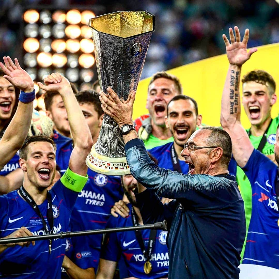 エンポリFCさんのインスタグラム写真 - (エンポリFCInstagram)「Congrats Maurizio, you and @chelseafc deserved the @europaleague cup!」5月30日 18時26分 - empoli_fc_official