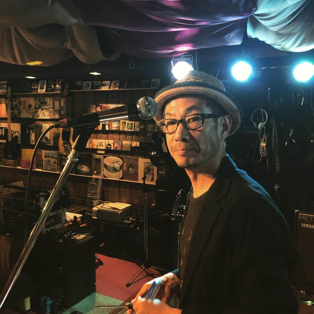 山川のりをのインスタグラム：「今夜は桑名フリースペースMにてギターパンダライブです。20時/20時30分、2500円+Dです。フリースペースMのもうすぐ3周年おめでとう㊗️記念週間初日のおっとどっこいワンマンショー！お近くの方々会いにきてアイニージュー！」