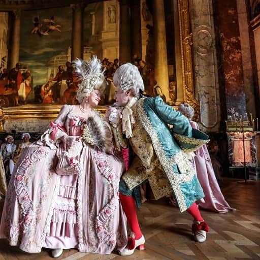 のインスタグラム：「AFP Photo 📷 @ludovicmarin - An Italian Venitian couple dressed in period costumes pose as they take part in the "Fetes Galantes" fancy dress evening at the Chateau de Versailles」
