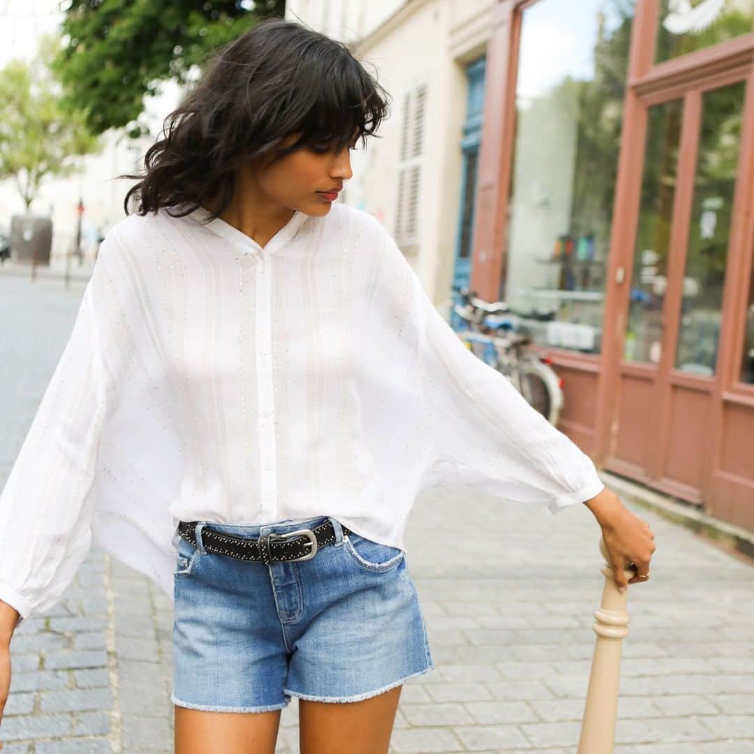 クーカイのインスタグラム：「Sensation peau nue avec la blouse à sequins Maelle. . . . #kookaiette #fashion #outfit #streetstyle」