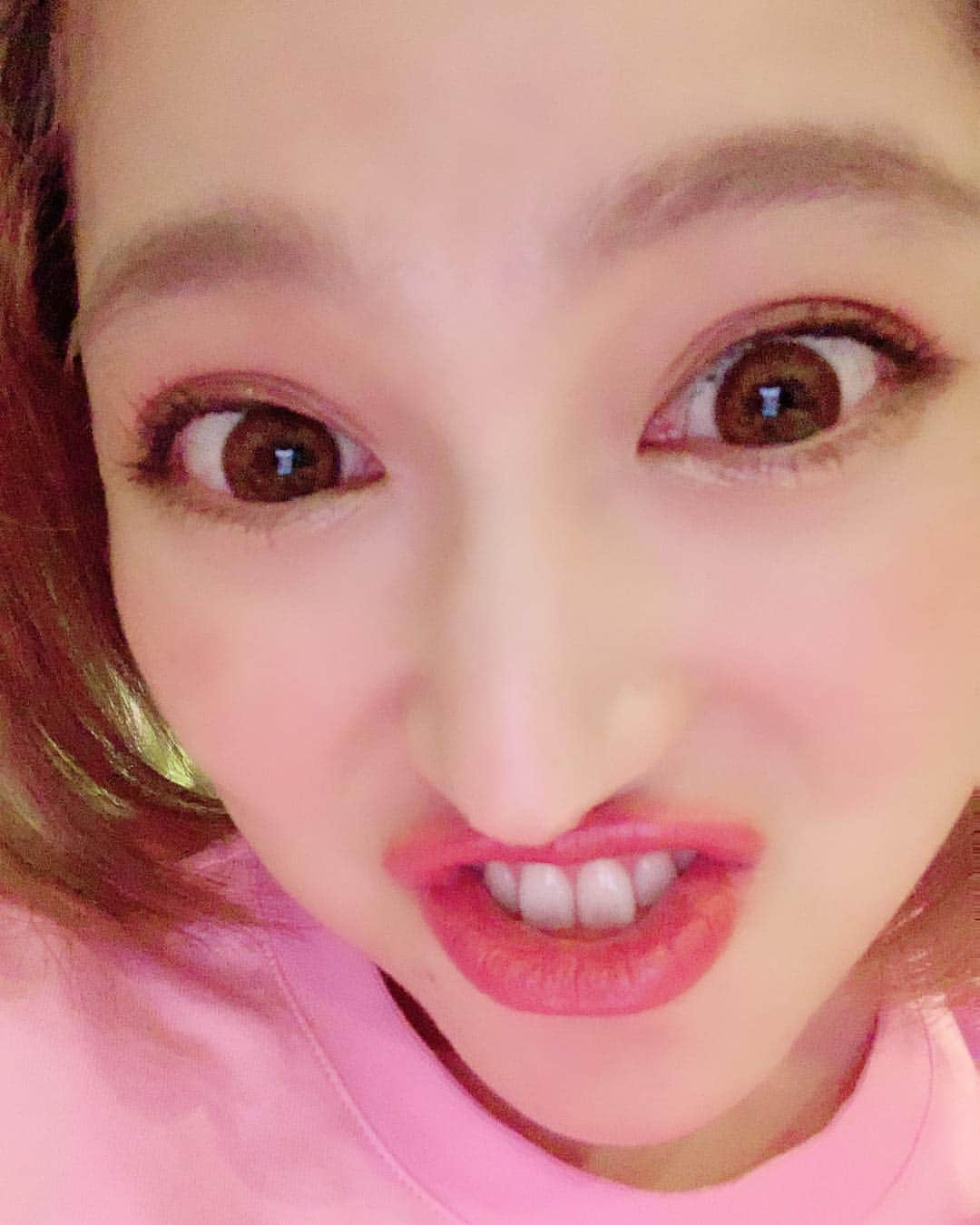 ゆかりの小雪さんのインスタグラム写真 - (ゆかりの小雪Instagram)「なんや暑いんか涼しいんかよーわからんですな💧 てなわけで、自撮りでモリモリの別人に変わり果てた自分を載せておきます！笑笑 #自撮り #研究中 #笑」5月30日 19時05分 - koyukiiiiii.life