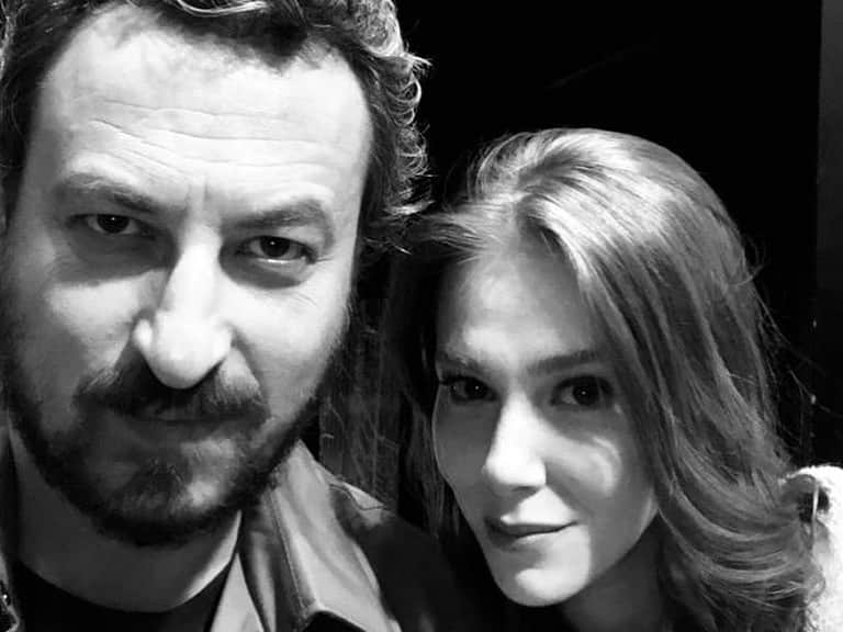 Elcin Sanguさんのインスタグラム写真 - (Elcin SanguInstagram)「“Hoşça kalın  dostlarım benim  hoşça kalın... Resimlerdeki kuşlar gibi  dizilip üstüne kumsalın,  mendil sallamayın bana.İstemez... Yine görüşürüz....” N.H」5月30日 19時15分 - elcinsangu