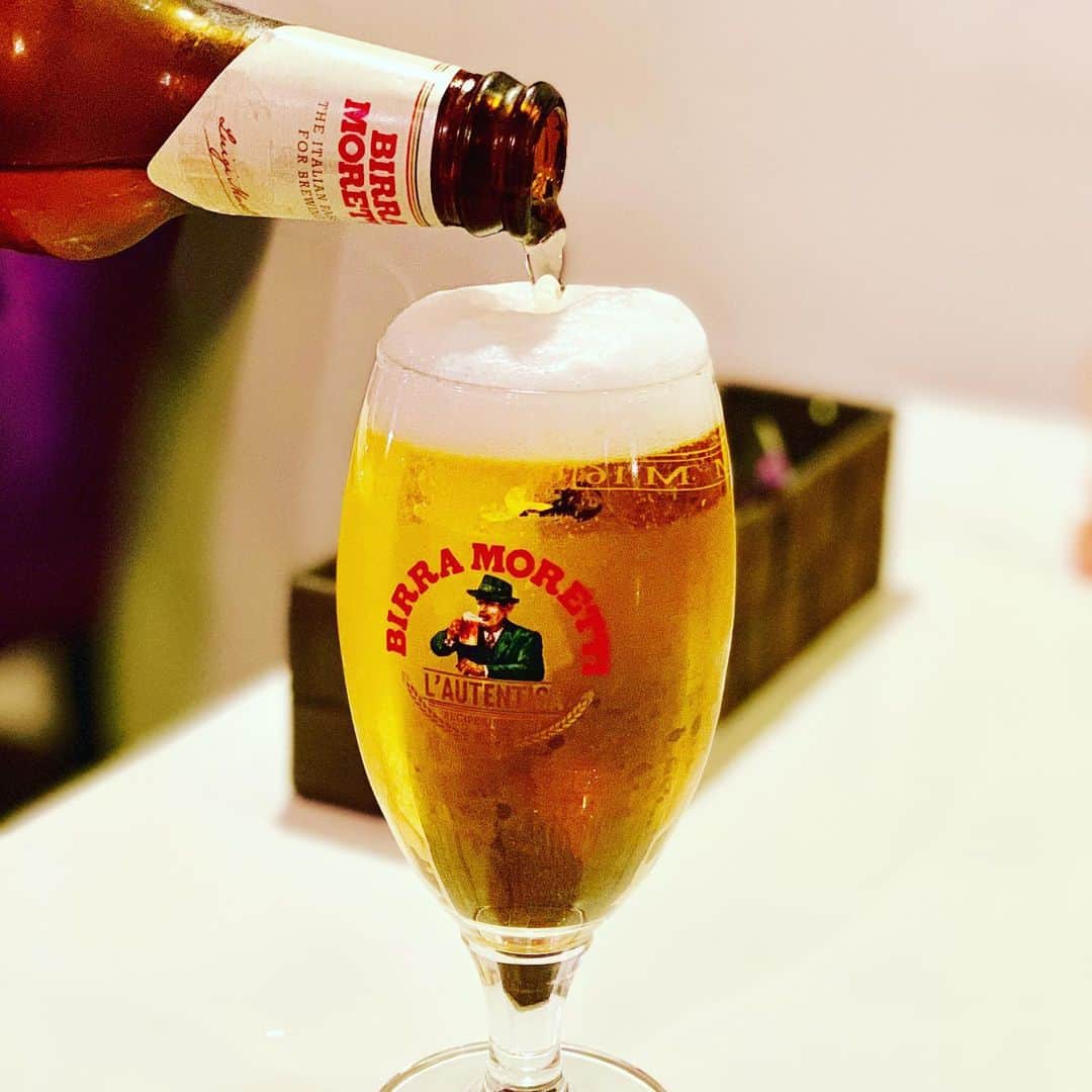 松尾貴史さんのインスタグラム写真 - (松尾貴史Instagram)「#晩飯 は、#モレッティ から。  #ビール #イタリア #イタリアン」5月30日 19時26分 - kitsch.matsuo