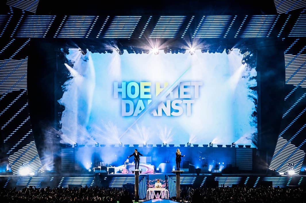 Armin Van Buurenさんのインスタグラム写真 - (Armin Van BuurenInstagram)「Amazing first night at the Kuip stadium in Rotterdam, guest at the @borsato concerts. Tonight round 2!」5月30日 19時55分 - arminvanbuuren