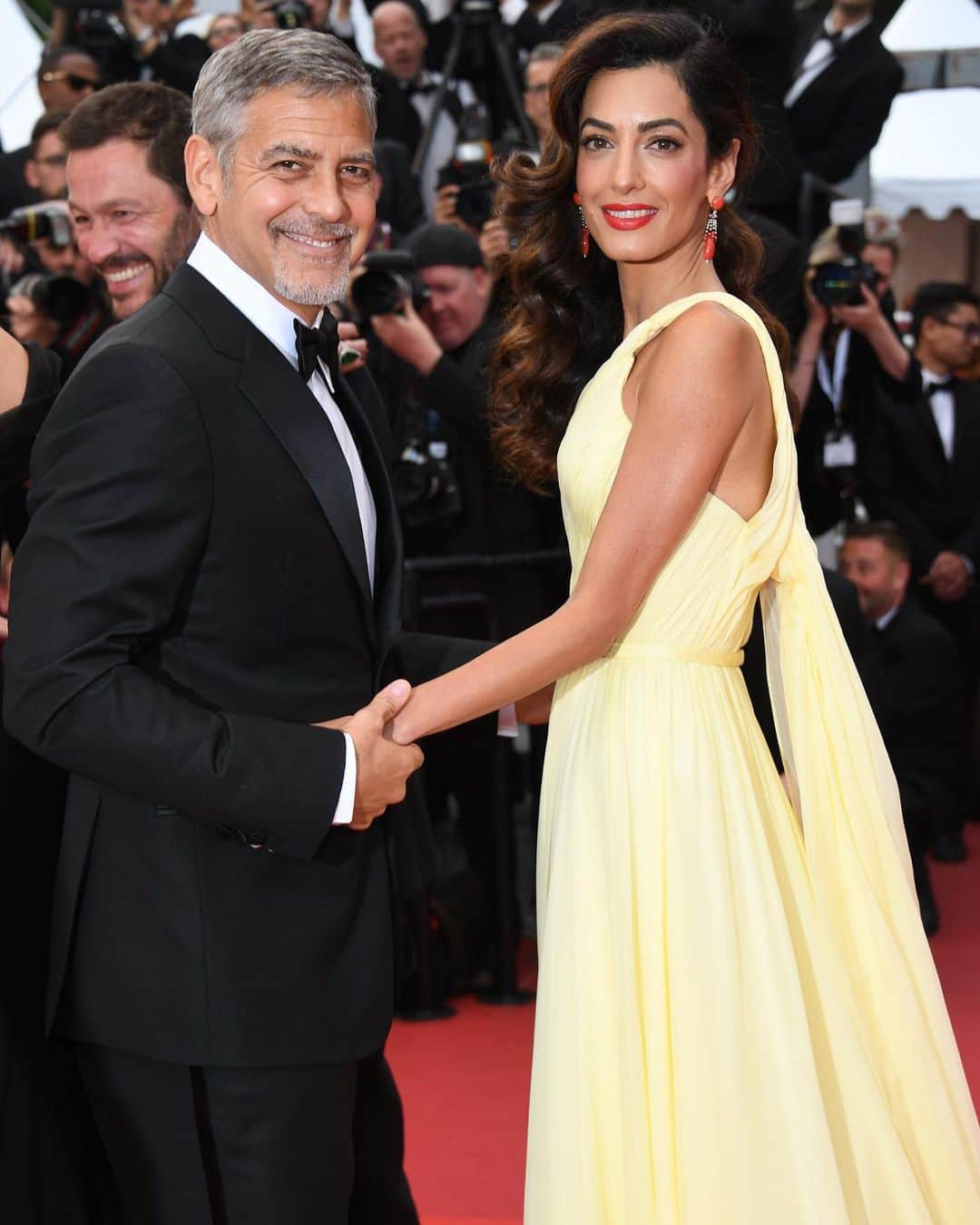 ELLE UKさんのインスタグラム写真 - (ELLE UKInstagram)「Want to go on a double date with Amal Clooney and husband George in Lake Como? Now you can! LINK IN BIO」5月30日 20時08分 - elleuk