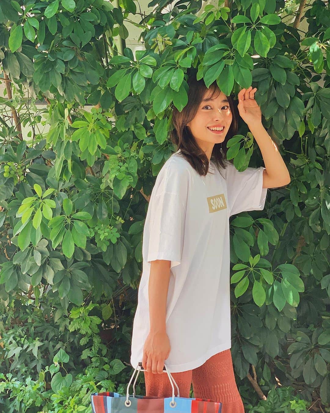 小祝麻里亜のインスタグラム：「👾🅂🄾🄾🄽👾 ． ． 元American ApparelのCEOダヴ・チャーニーが創設したブランド、LOS ANGELES APPARELと @cotorica.official のコラボTシャツ✔︎ ． ． ＿＿＿＿＿＿ #COTORICA. #outfit #coordinate #look #fashion  #tshirt  #얼스타그램 #코디 #스타일링 #데일리 #데일리룩 #오오티디 #プチプラ #コトリカ #tシャツ」